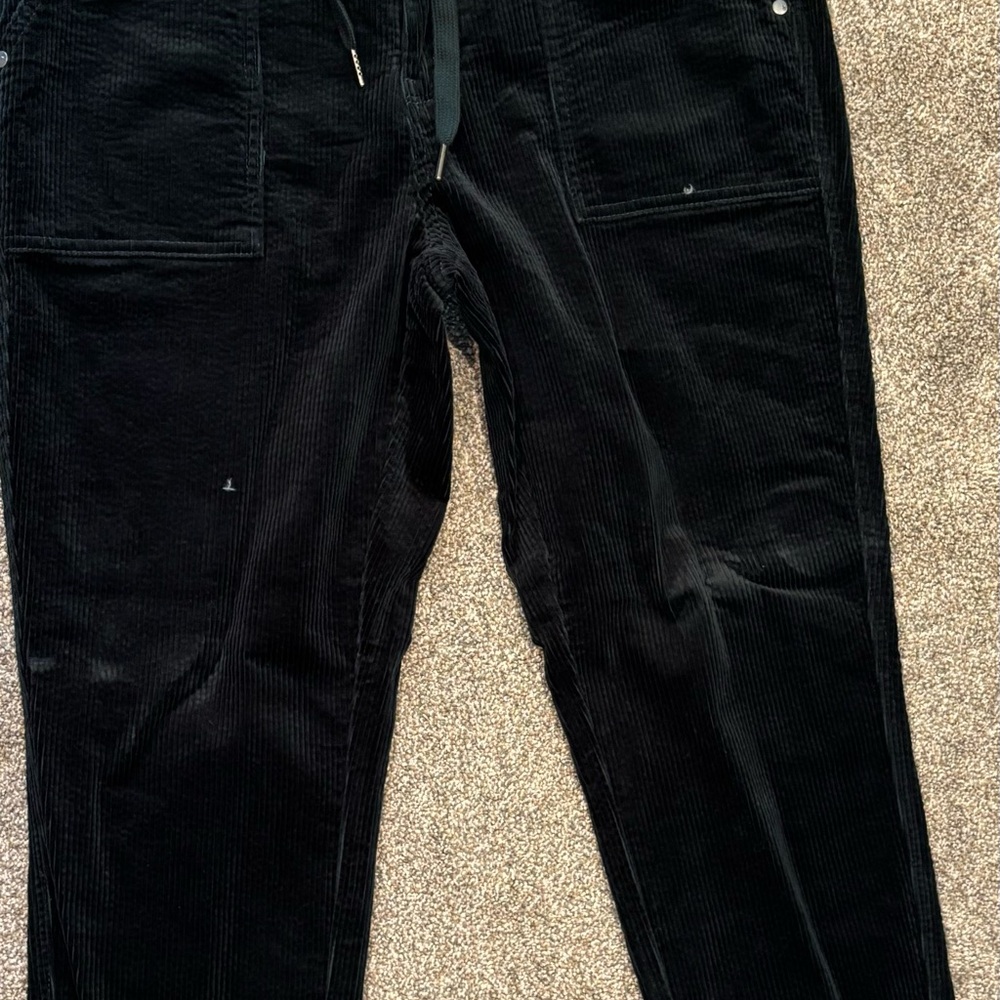 Judy Blue Women’s Dark Green Corduroy Jogger Pants